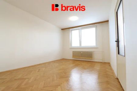 Pronájem slunného bytu 2+1, Brno - Jundrov, ul. Šeříkova, balkon, šatna, sklep, parkování - Fotografie 4