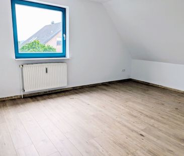 Renovierte Oberwohnung mit großzügigem Gartenanteil! Ideal für Wohn... - Foto 2