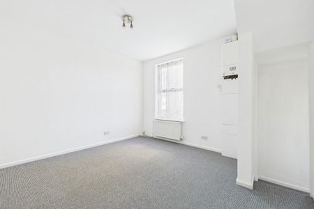 1 bedroom ground floor flat to rent - Photo 5