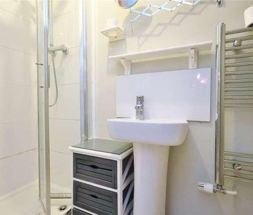 Hawthorn Road, Woking, Surrey, GU22 - Photo 6