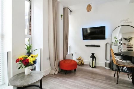 1 bedroom apartment to rent - Photo 2