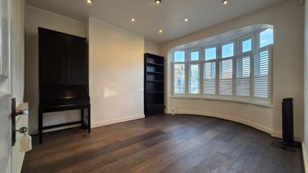 Guide Price £3,200 pcm - Available Now - Part Furnished - Photo 2