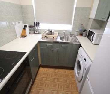 Aldenham Drive, Uxbridge, UB8 - Photo 6