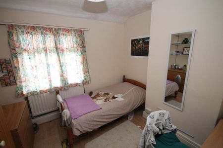 4 bedroom private hall to rent - Photo 4