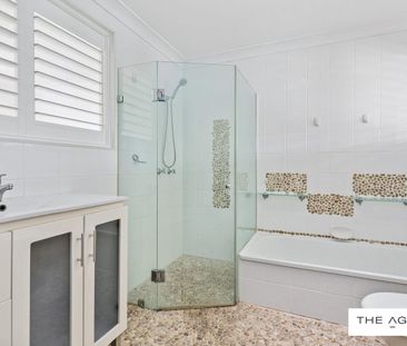 Convenient Three-Level Townhouse in Prime Location - Photo 4