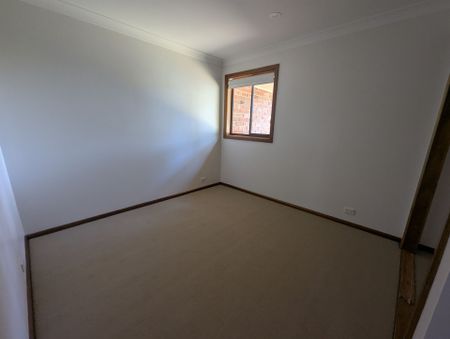 Neat Villa in a Quiet Complex - Photo 3