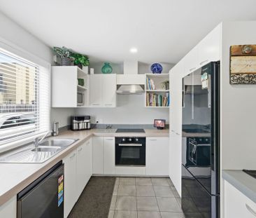 Three Bedroom Townhouse - Photo 4