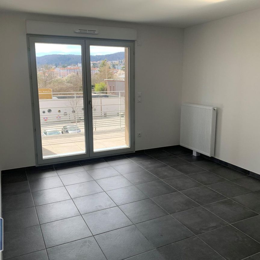 Location Appartement 2 pièces 46m² CLERMONT FERRAND 63000 - Photo 1
