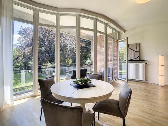 Louise/Châtelain: Beautiful furnished apartment + terrace - Photo 1