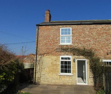 2 bedroom end of terrace house to rent - Photo 2