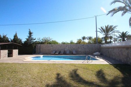 5 room luxury Villa for rent in Playas de Orihuela, Spain - Photo 2