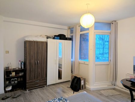 Room in a Shared Flat, Crowndale Court, NW1 - Photo 3