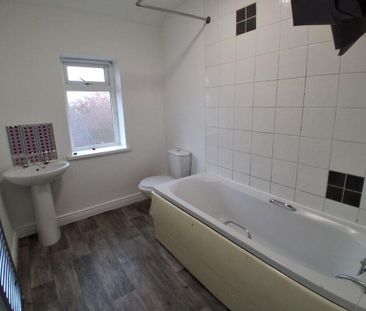 2 bedroom semi-detached house to rent - Photo 5