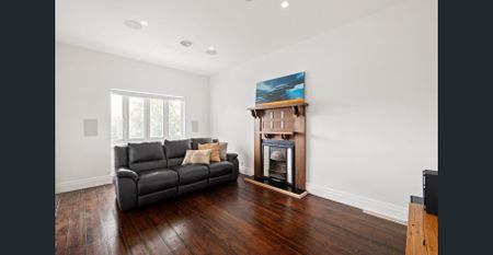 Stunningly Renovated 5-Bedroom Family Home with Pool - Photo 2