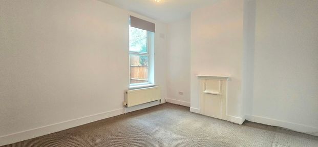 2 Bedroom Apartment, Albert Road, South Norwood - Photo 1