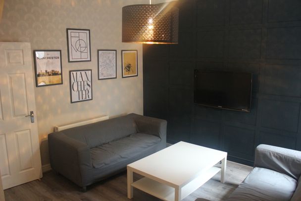Room in a Shared House, Fairbank Avenue, M14 - Photo 1