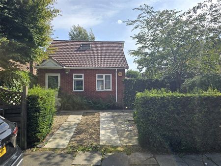 Erlesmere Gardens, Ealing, London, W13 9TZ - Photo 2
