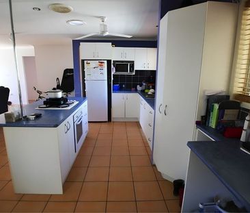 For Lease: A Comfortable Home with a Generous Backyard - Photo 5