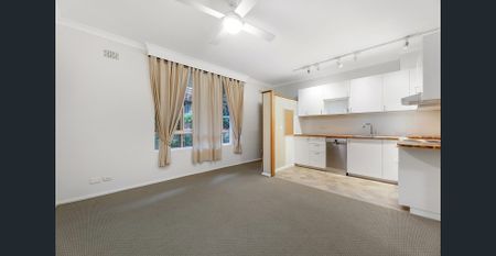 Cozy One Bedroom Unit in Heart of Hornsby - Photo 2