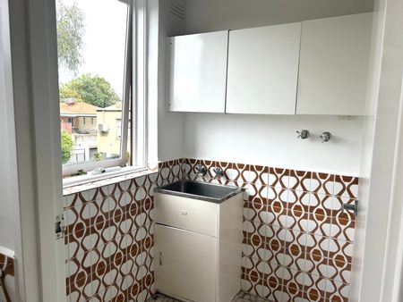 7/55 Brougham Street, Kew VIC 3101 - Photo 3