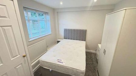 St. Anns Close, Leeds, LS4 - Photo 3