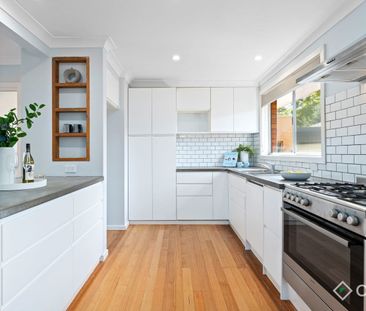 10 Margaret Street, Berwick, Vic 3806 - Photo 2