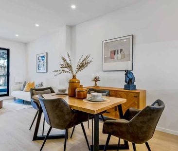 Beautiful Town house at Glenfield - Photo 2