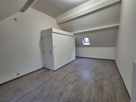 Interessant gelegen recent vernieuwde instapklare rijwoning met koer. - Photo 4