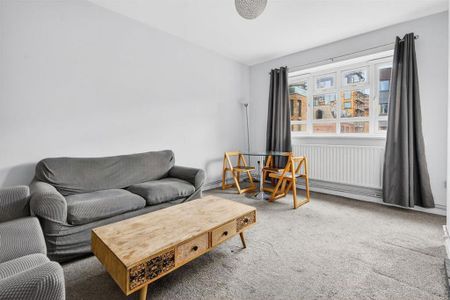 3 bedroom flat to rent - Photo 3