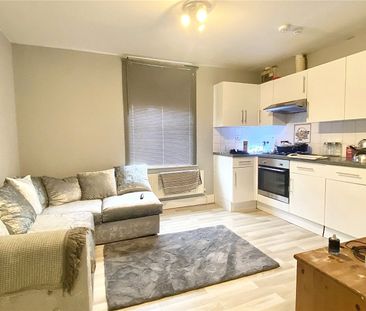 1 bedroom Flat in Zinzan Street, Reading - Photo 1