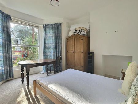 3 bedroom apartment to rent - Photo 3