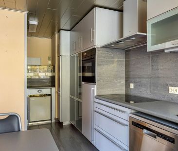 Appartement te huur in Genk voor € 980 met 2 slaapkamers - Photo 3