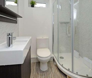 Rickman Crescent, Addlestone, Surrey, KT15 - Photo 4