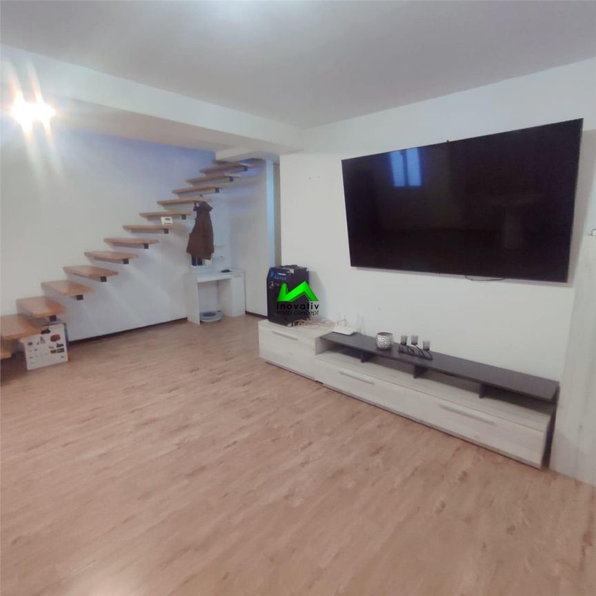 Casa de inchiriat 4 camere muncitori Sura Mare - Fotografie 1