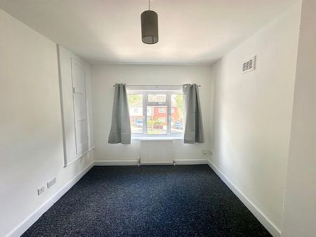 2 bedroom end of terrace house to rent - Photo 3