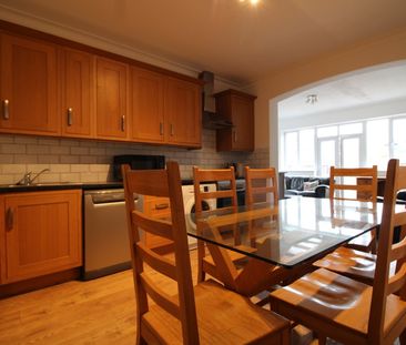 4 Bed End Terrace, Lammermoor Road, SW12 - Photo 6