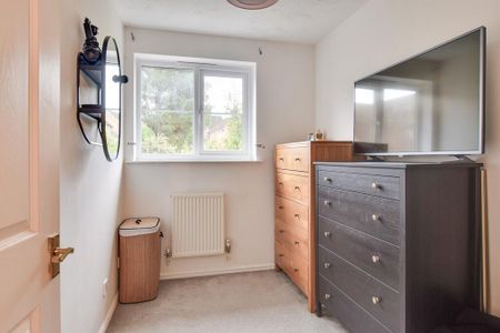 3 bedroom end of terrace house to rent - Photo 5