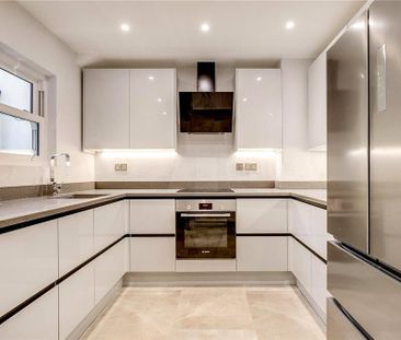 4 bedroom semi-detached house to rent - Photo 4