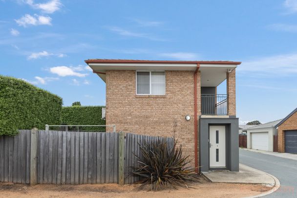 38B De Bortoli Street, Harrison ACT 2914 - Townhouse For Rent | Domain - Photo 1