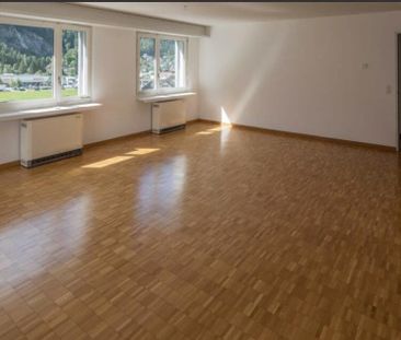 Gemütliche Wohnung mit traumhafter Aussicht ins Glarnerland - Foto 1