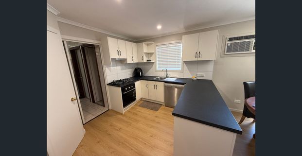 Share House for Rent in Thriving Northern Suburbs - Photo 1