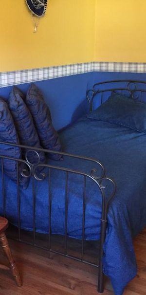 !CO-LOCATAIRE DANS UNE MAISON (pour femme seulement) touts inclus. - Photo 1