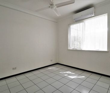 PERFECT GROUND FLOOR APARTMENT! (UNFURNISHED) - Photo 3