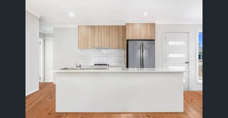 Comfortable Living in a Convenient Oak Flats Location. - Photo 3