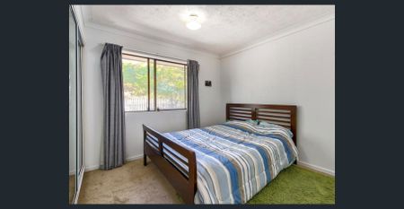 Spacious Apartment in Leafy Highgate Hill! - Photo 4