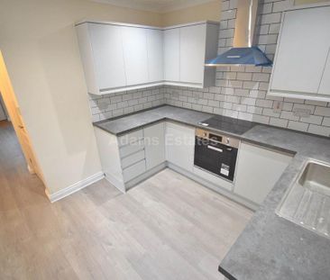 2 bedroom end of terrace house to rent - Photo 3