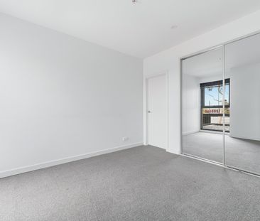 Apartment Perfection In Brilliant Position - Photo 2