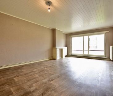 Gerenoveerd, centraal gelegen appartement met 2 slpk en terras voor... - Photo 1