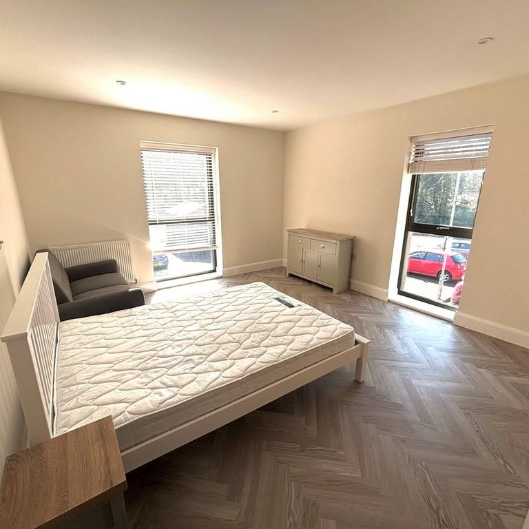 Studio to rent - Photo 1