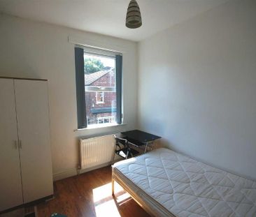 5 bedroom private hall to rent - Photo 4